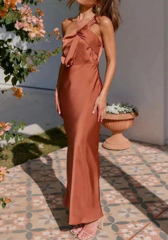 Kleid Rostrot Satin